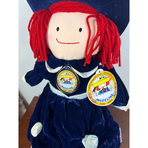 Vintage Madeline Doll Celebrating 60 Years 1939-1999 with stand - Picture 5 of 11